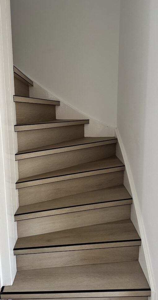 PVC Traptreden Inclusief Trapneusprofielen - Afbeelding 4
