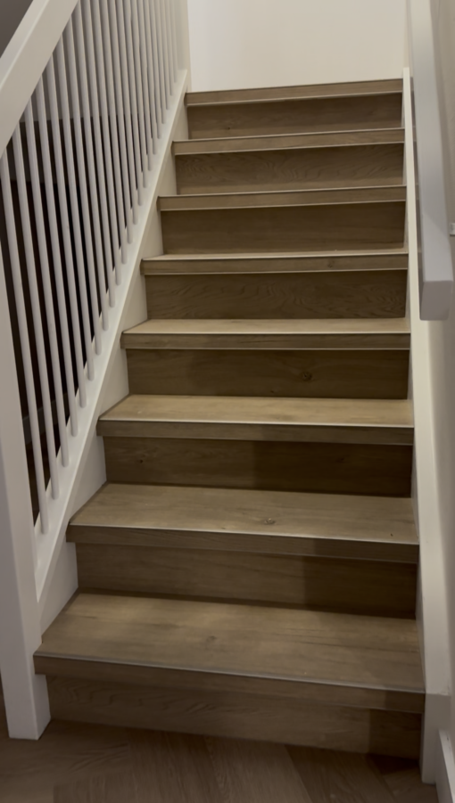 PVC Traptreden Inclusief Trapneusprofielen - Afbeelding 3