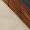 BerryAlloc Urban Beige klik PVC tegels bij een houten keuken