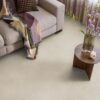 BerryAlloc Urban Beige klik PVC tegelvloer in een woonkamer