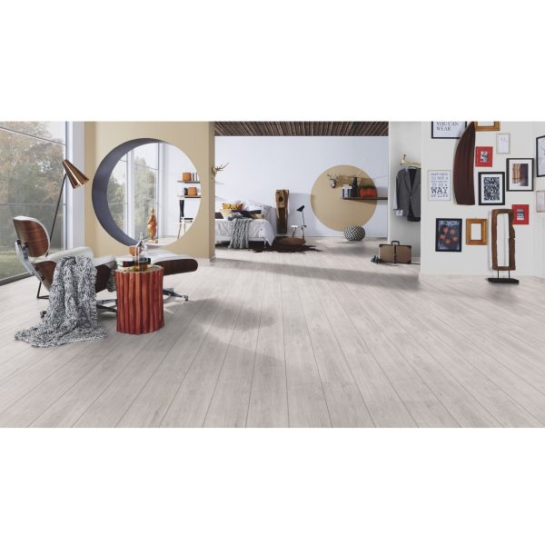 Krono Original St. Moritz Oak 8461 laminaat als lichte eiken vloer in een modern interieur
